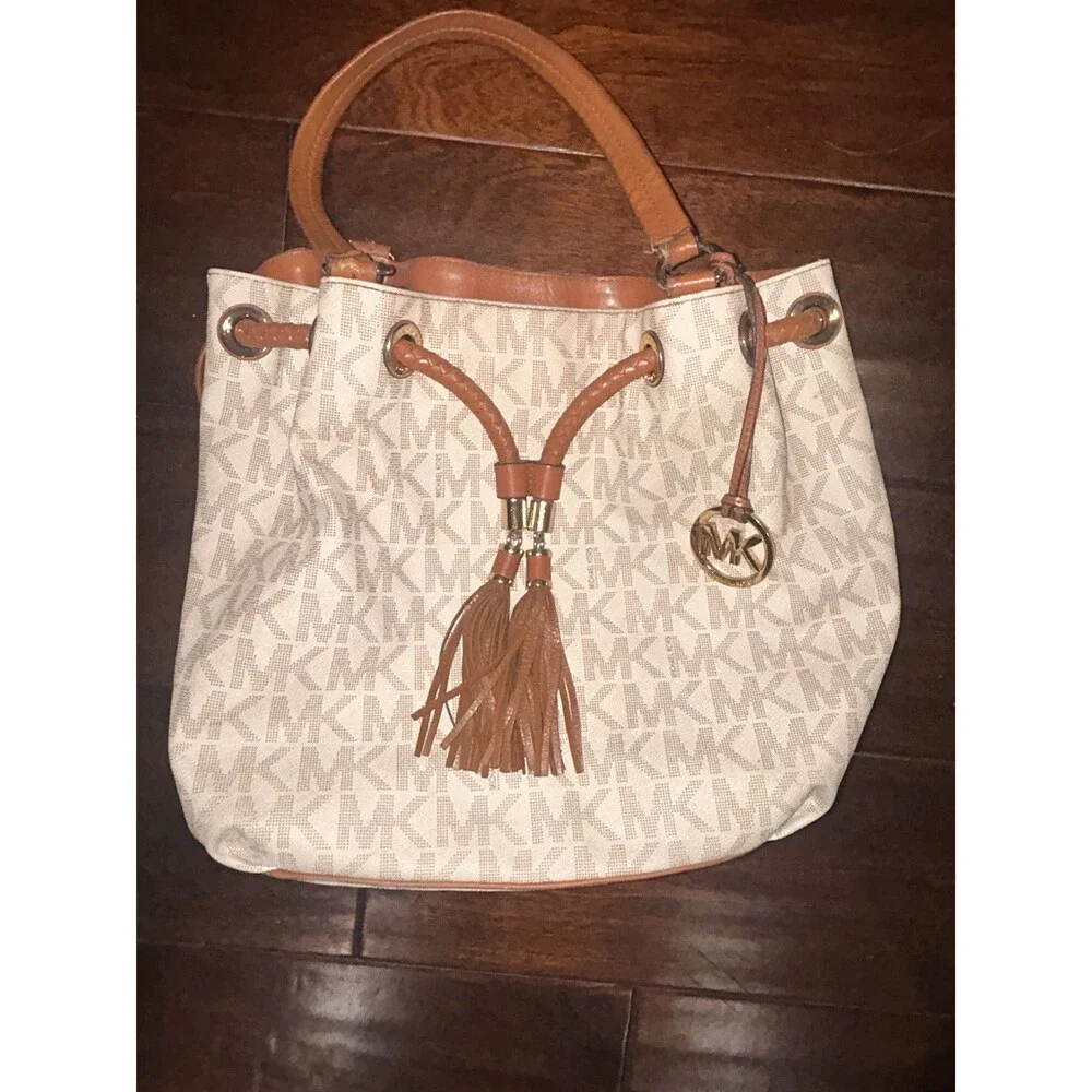 Michael Kors Jet Set Large Gathered Signature Tote. Cream Colored With Leather